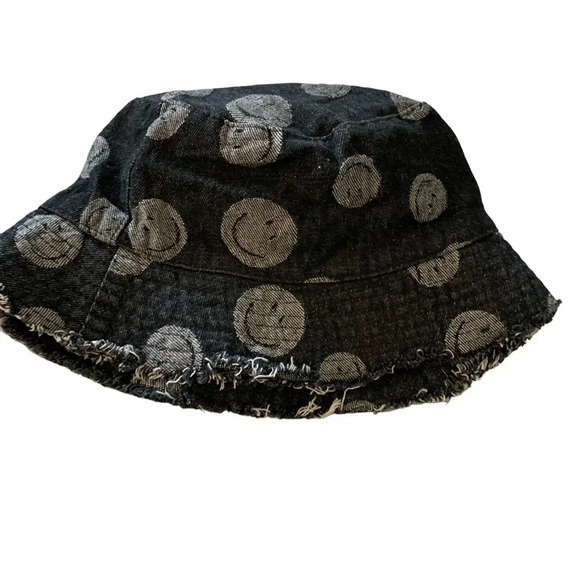 David and Young black happy face bucket hat with fringe on bottom - Picture 1 of 4